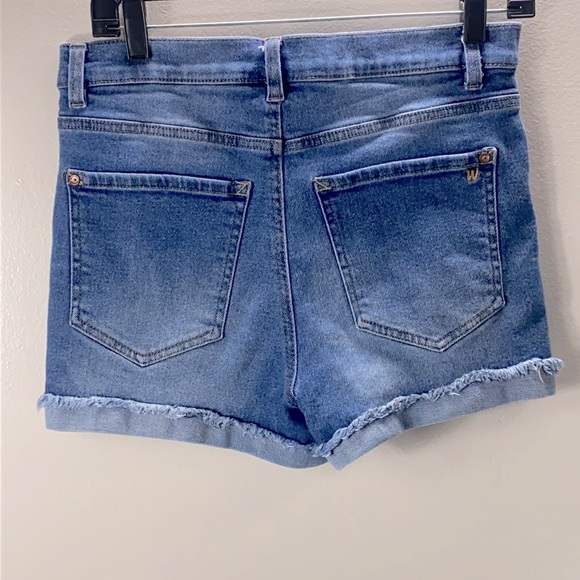 Wildflower Women’s Stellar High Waist Distressed Jean Shorts Size 11 - Picture 2 of 11